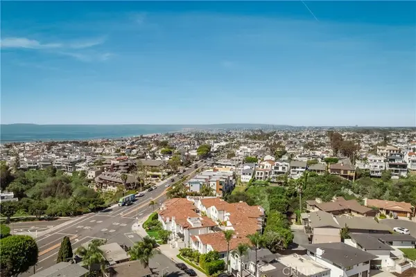 401 Seaward Road #2, Corona Del Mar, CA 92625