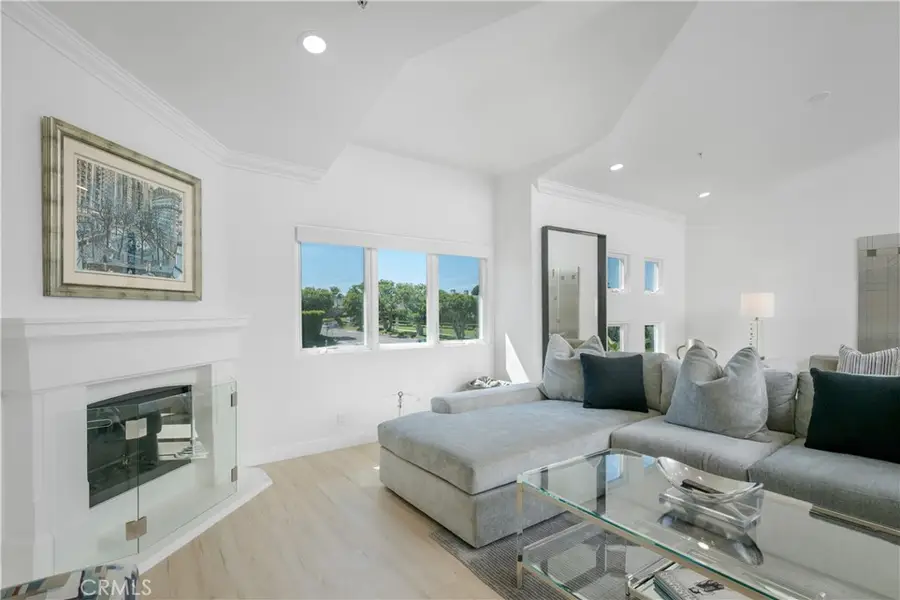 401 Seaward Road #2, Corona Del Mar, CA 92625 - #3