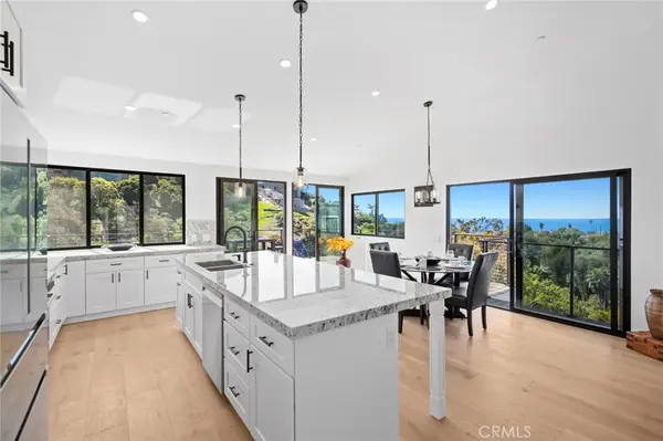 990 Meadowlark Drive, Laguna Beach, CA 92651