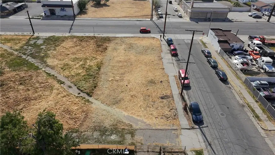 377 S Mount Vernon Avenue, San Bernardino, CA 92410 - #3