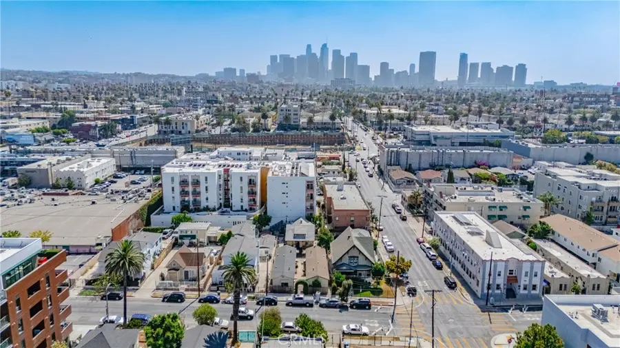 1050 S Berendo Street, Los Angeles, CA 90006 - Image #2