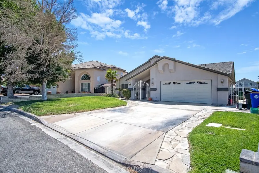 14375 Jamaica Ln, Helendale, CA 92342 - Image #2