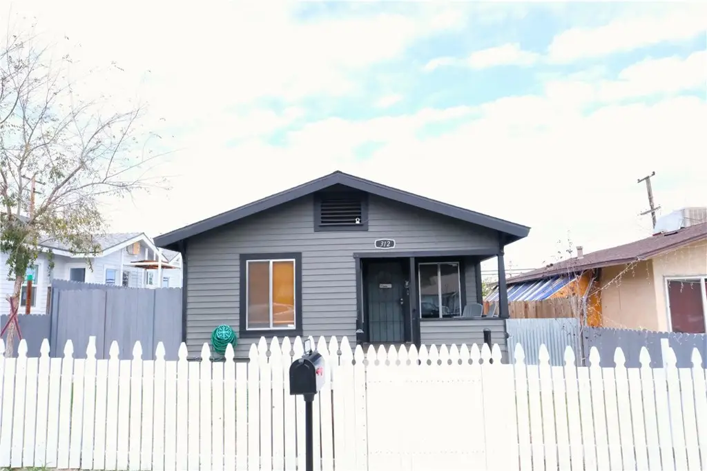 312 Philippine Street, Taft, CA 93268 - #1