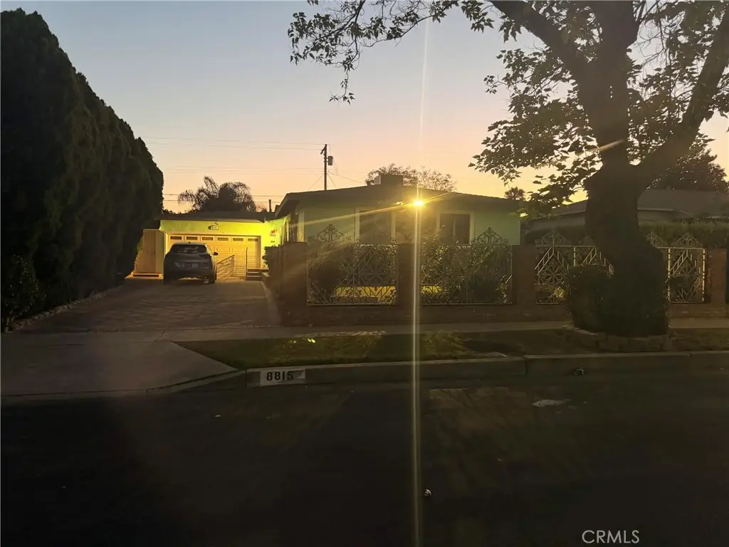 8815 Wakefield Avenue, Panorama City, CA 91402 - #1