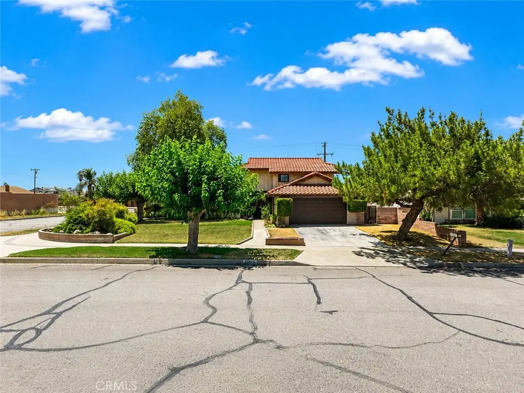 25825 Holly Vista Boulevard, San Bernardino, CA 92404 - #1