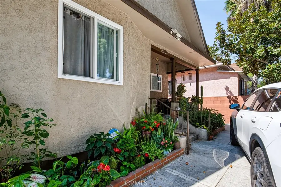 1208 E 34th Street Los Angeles Ca, Los Angeles, CA 90011 - #3