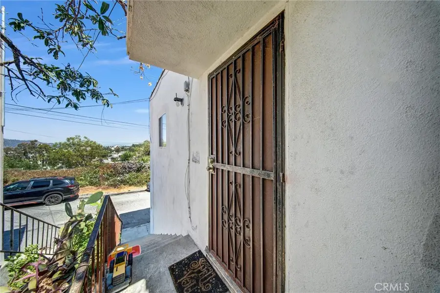 3064 Isabel, Los Angeles, CA 90065 - #3