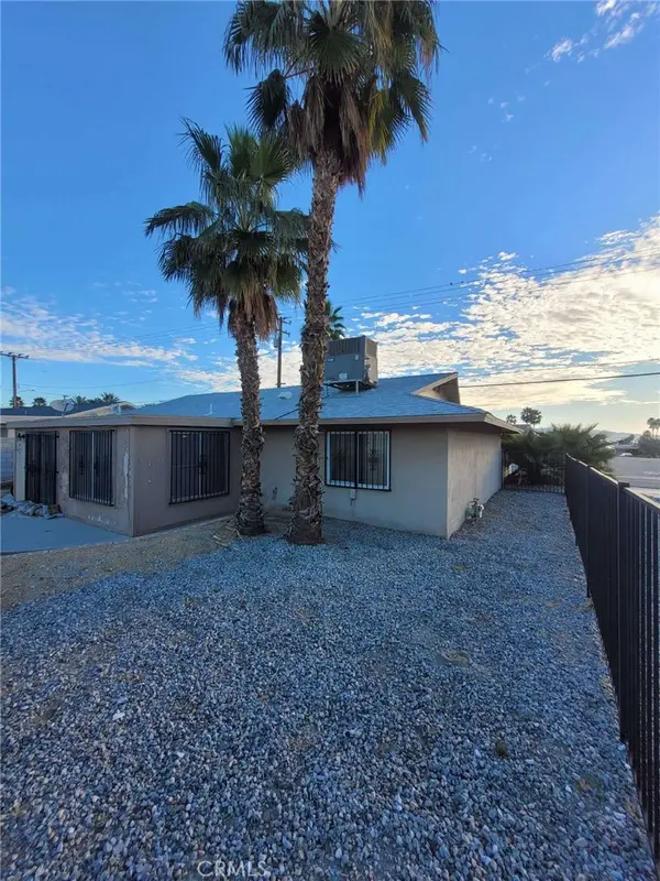 42605 Warner, Palm Desert, CA 92211