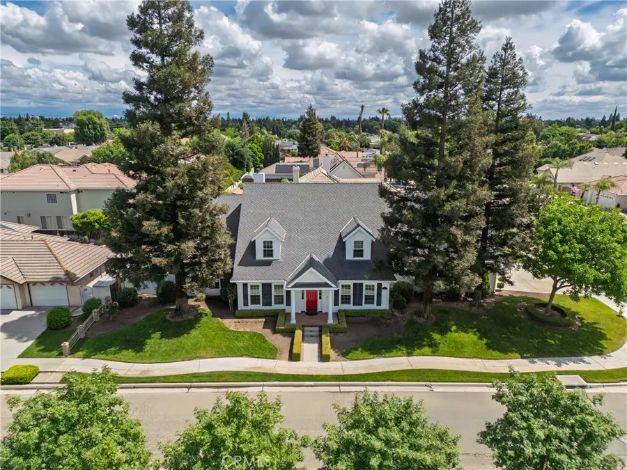 575 Woodlands, Madera, CA 93637 - #2