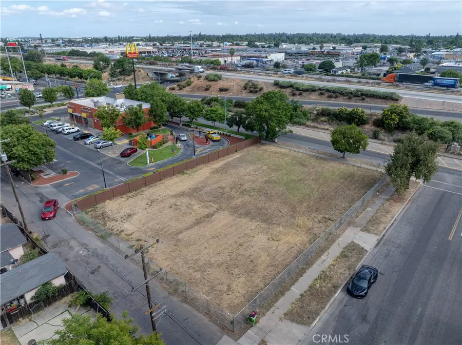 1004 W 13th, Merced, CA 95341 - #2