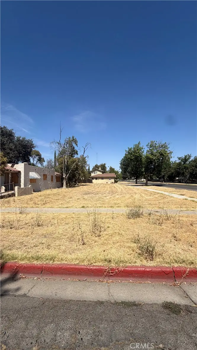 409 W 25th Street, Merced, CA 95340 - #3