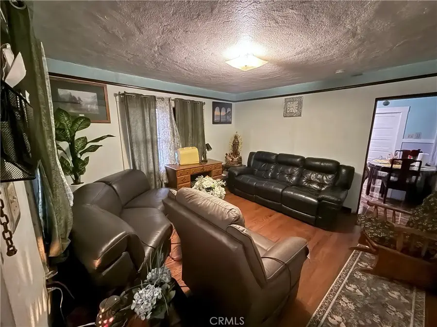 1128 Kern, Fresno, CA 93706 - #3