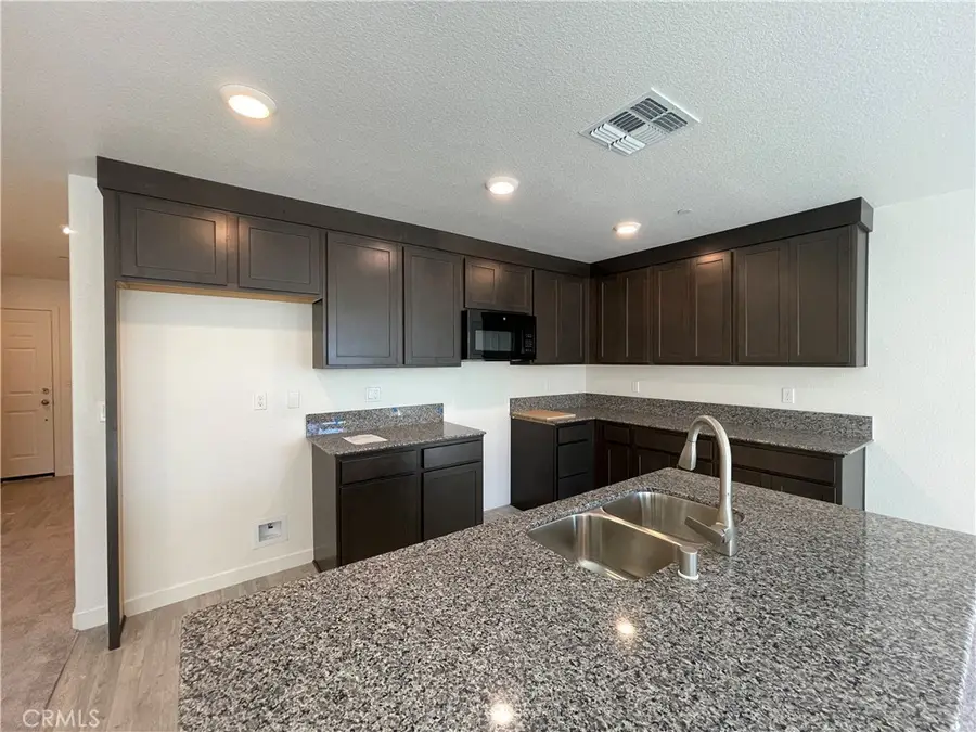 135 Long Trail Lane, Merced, CA 95341 - #3