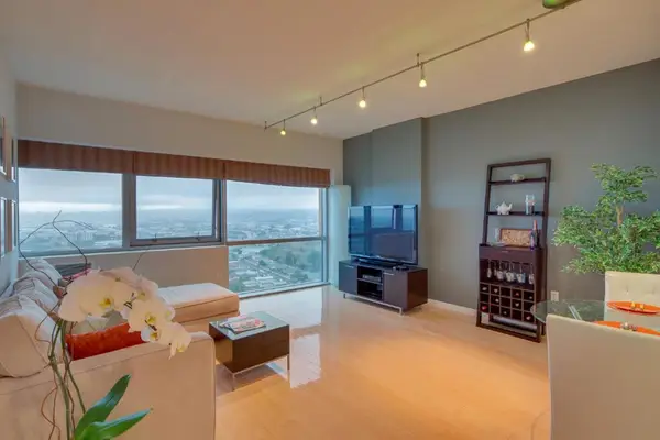 Address Withheld By Seller, South San Francisco, CA 94080