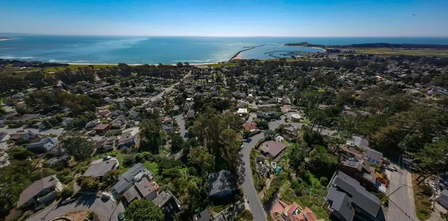 570 Avenue Alhambra, El Granada, CA 94018 - #3