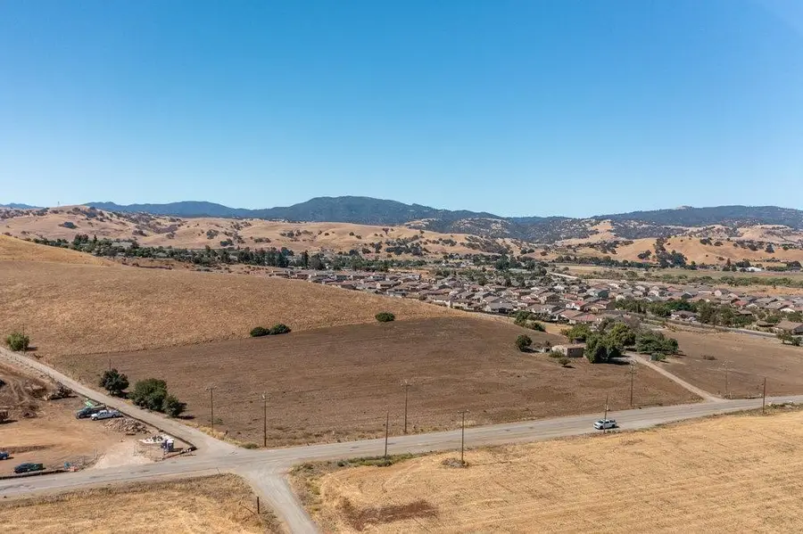 120 Enterprise Road, Hollister, CA 95023 - Image #2