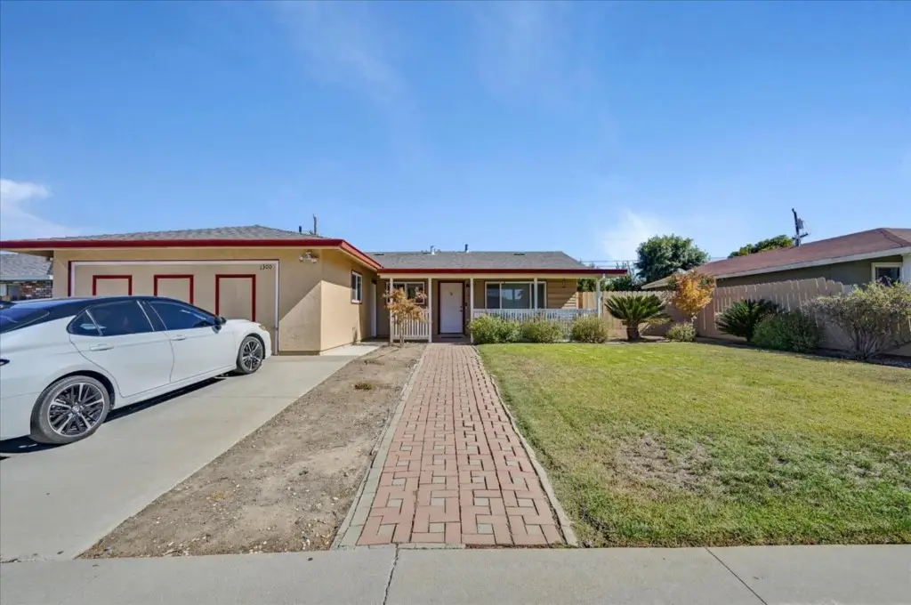 1300 Mesa Drive, Hollister, CA 95023 - Image #1