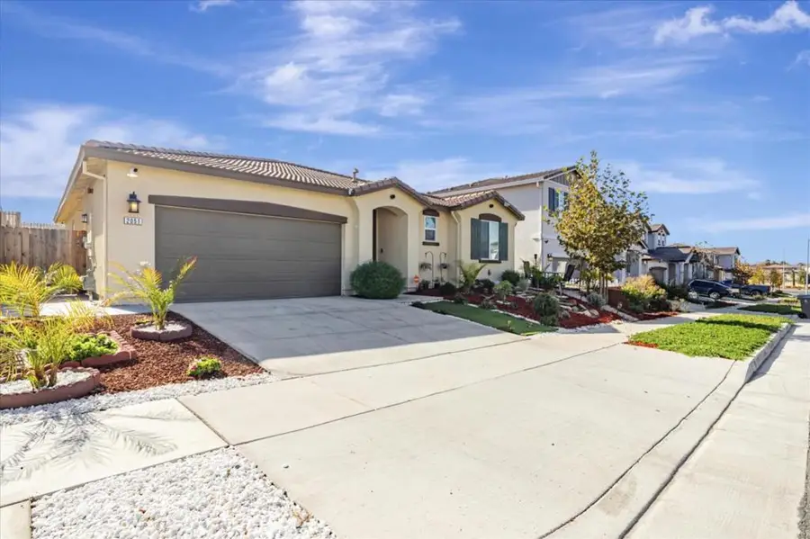 2051 Rosewood Drive, Hollister, CA 95023 - Image #2