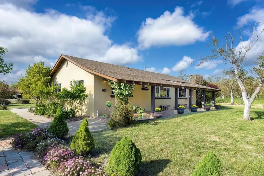 79547958 Lovers Lane, Hollister, CA 95023 - Image #2