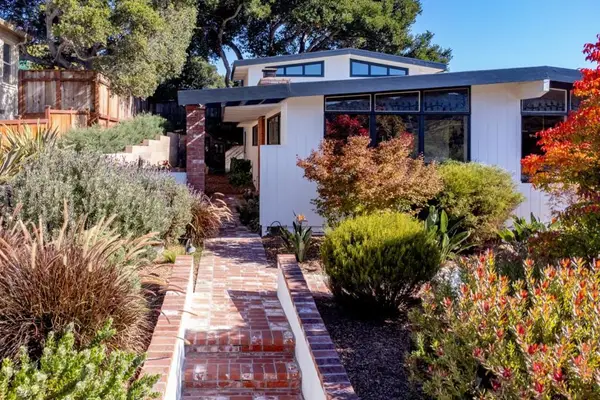 831 Arlington Place, Del Rey Oaks, CA 93940