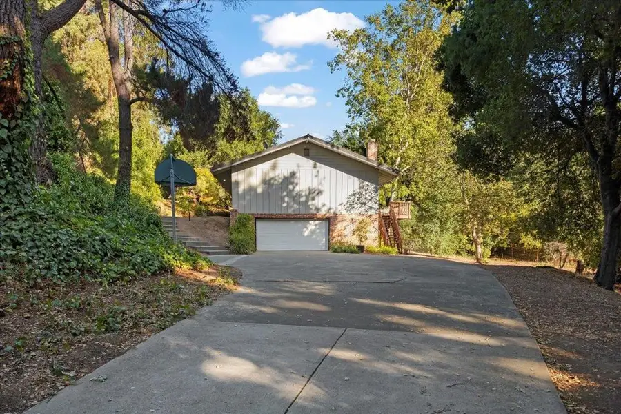 15292 Stratford Court, Monte Sereno, CA 95030 - Image #2