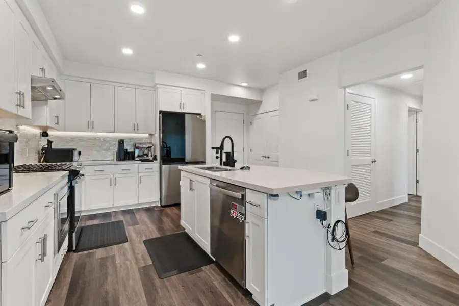 1853 Almaden Road #504, San Jose, CA 95125 - Image #2