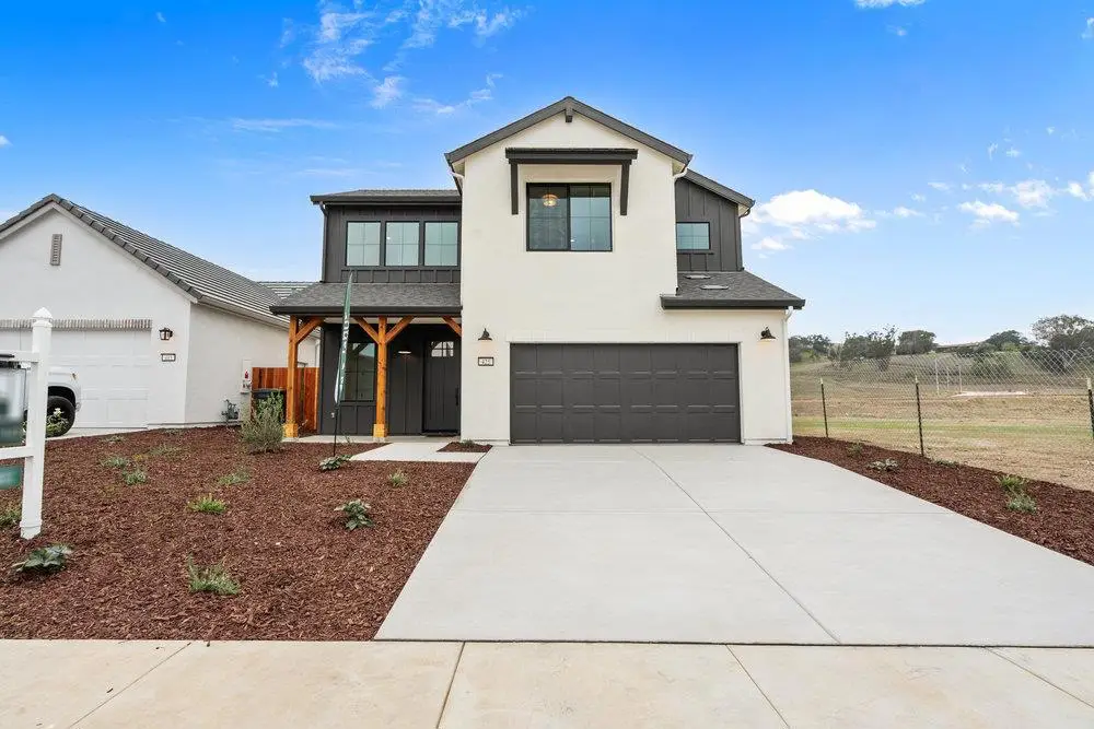 425 Maria Drive, Hollister, CA 95023 - Image #1