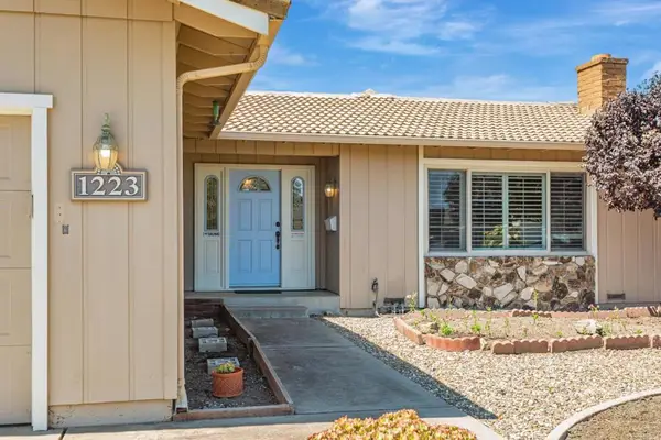 1223 La Canada Way, Salinas, CA 93901