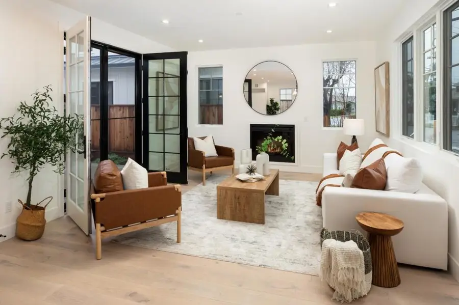 737 Linden Avenue, Burlingame, CA 94010 - Image #2