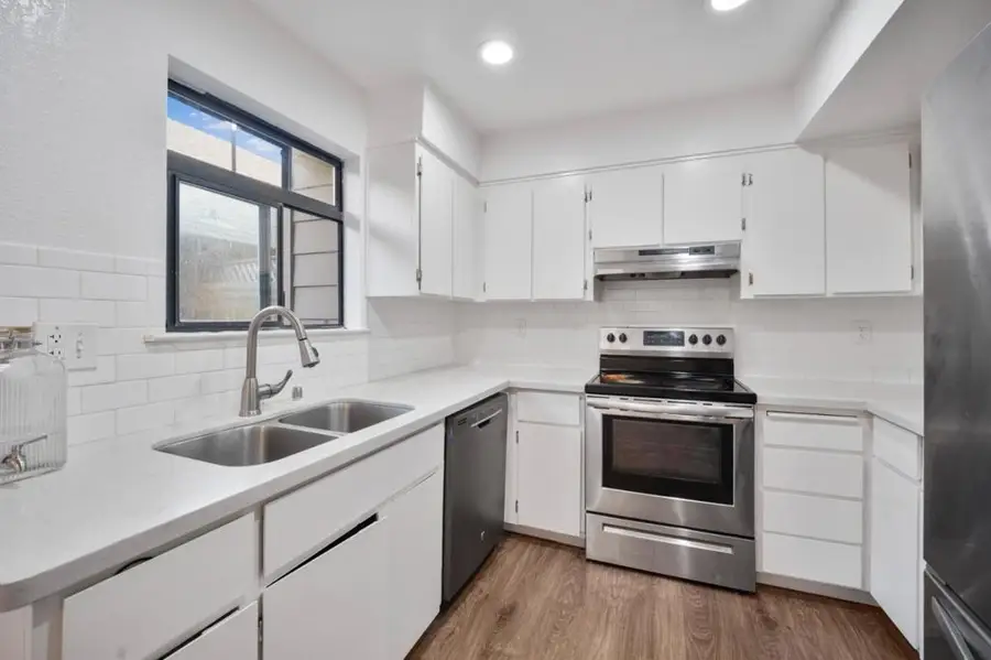 160 Gibson Drive #20, Hollister, CA 95023 - Image #2