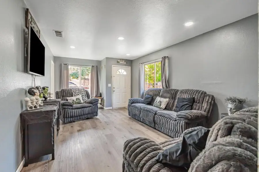 76 Sunset Court, San Jose, CA 95116 - Image #2