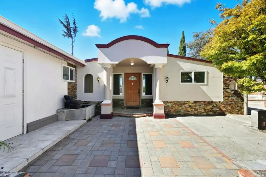 1199 Blazingwood Drive, Sunnyvale, CA 94089 - Image #2