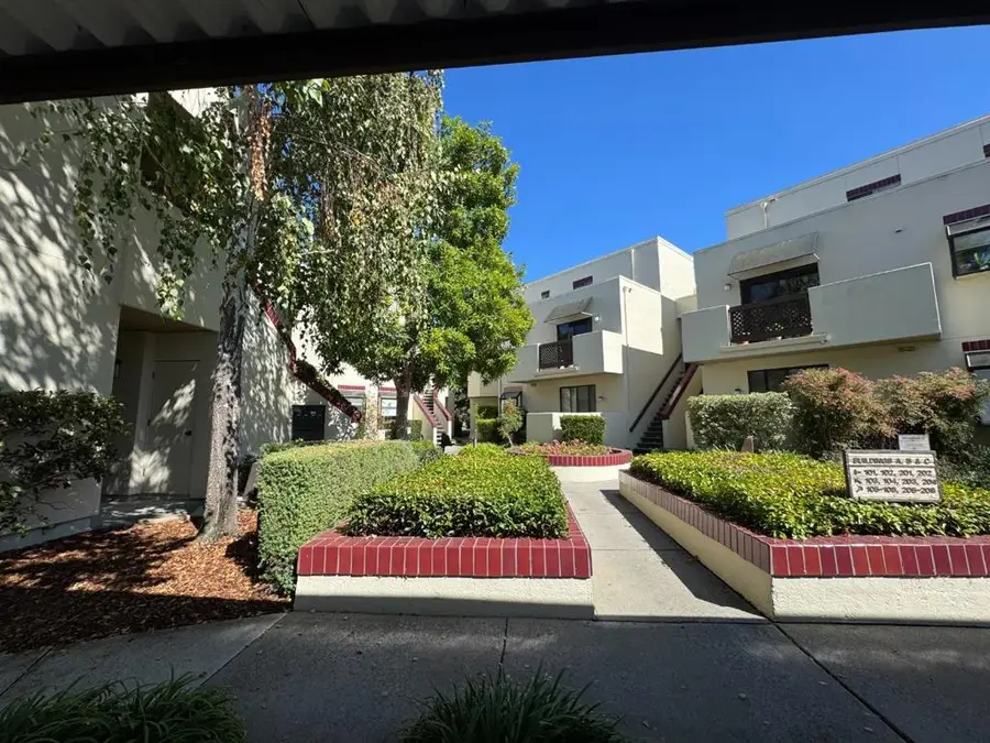 101 Shorebird Circle, Redwood City, CA 94065 - Image #3