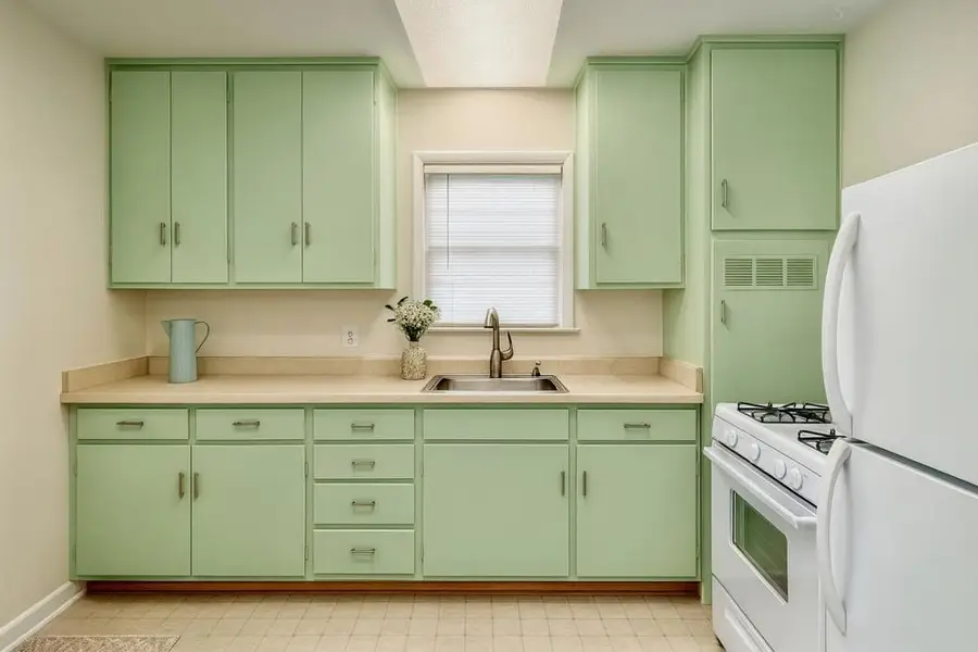 27602762 Byron Street, Palo Alto, CA 94306 - Image #3