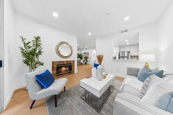 605 Arcadia Terrace #106, Sunnyvale, CA 94085