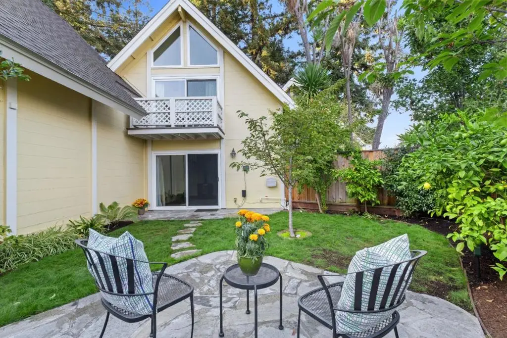 2524 W Middlefield Road, Mountain View, CA 94043 - Image #1