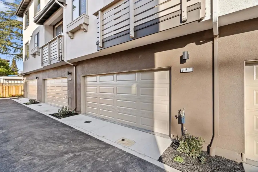 951 Woodside Road, Redwood City, CA 94061 - Image #2