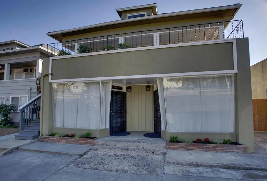 3012 4th Avenue, Sacramento, CA 95817 - #2