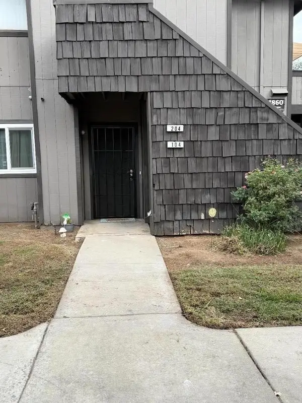 4860 E Lane Avenue #104, Fresno, CA 93727