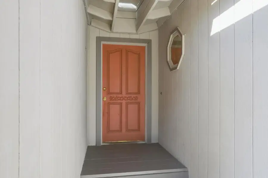 828 Weeks Street, East Palo Alto, CA 94303 - Image #3