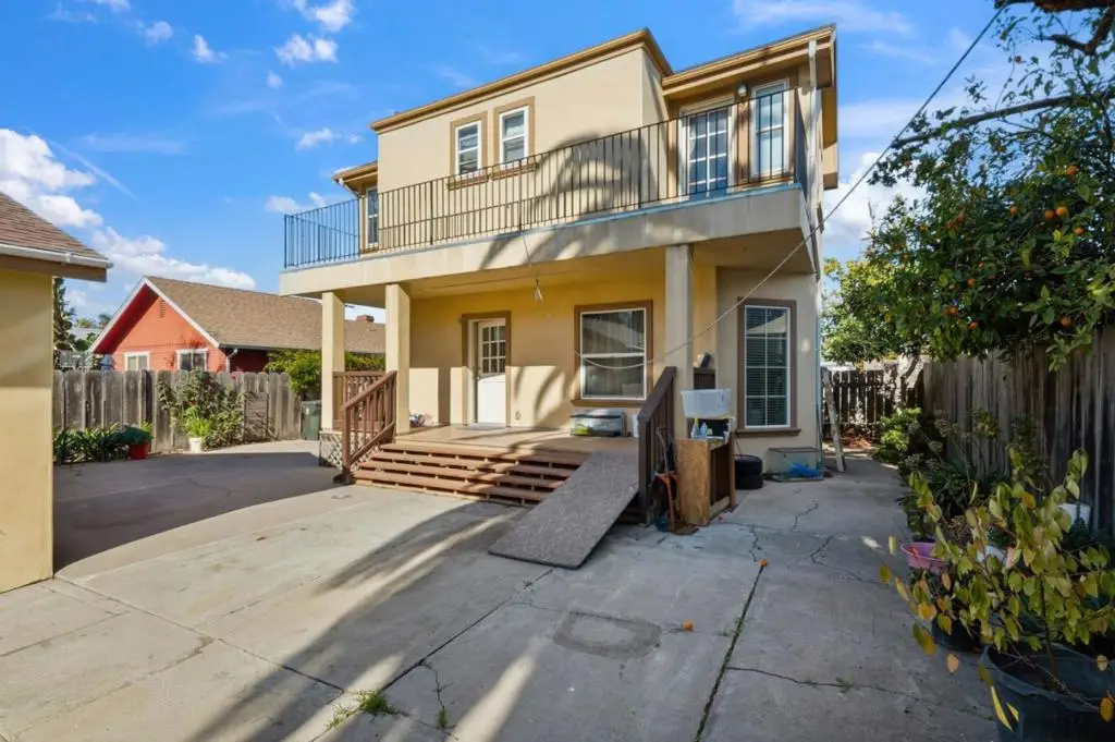 36 Pine Street, Salinas, CA 93901 - Image #1