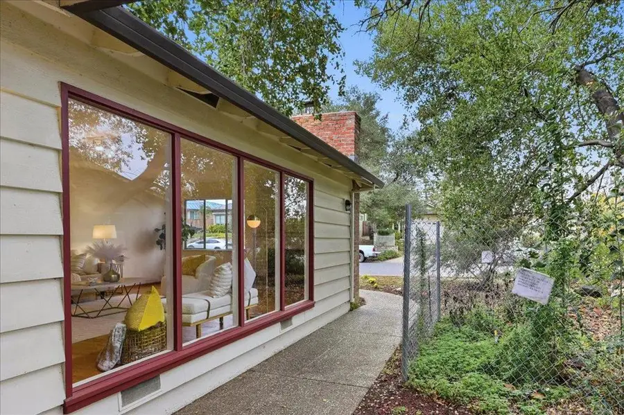 13910 Ravenwood Drive, Saratoga, CA 95070 - Image #3