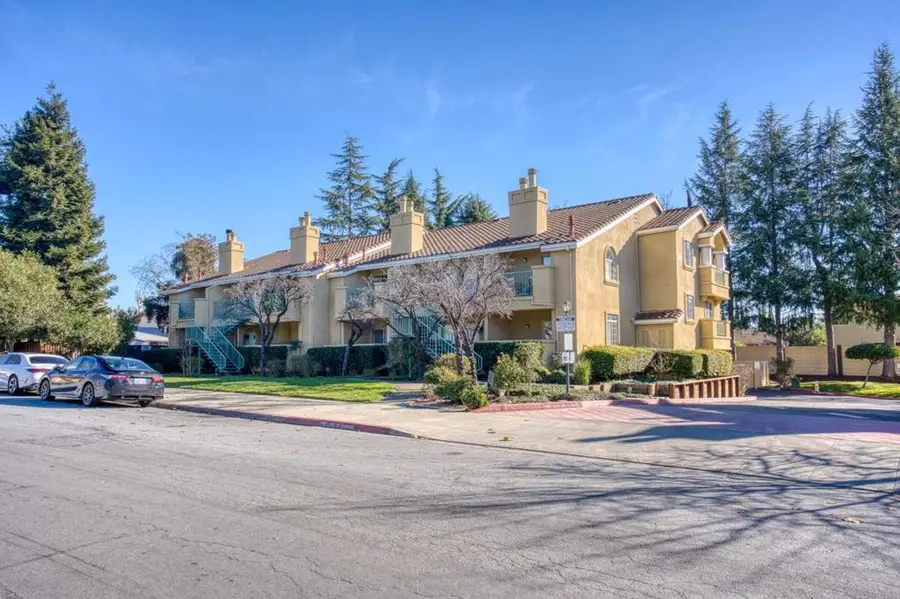 210 Sunnyhills Court, Milpitas, CA 95035 - #2