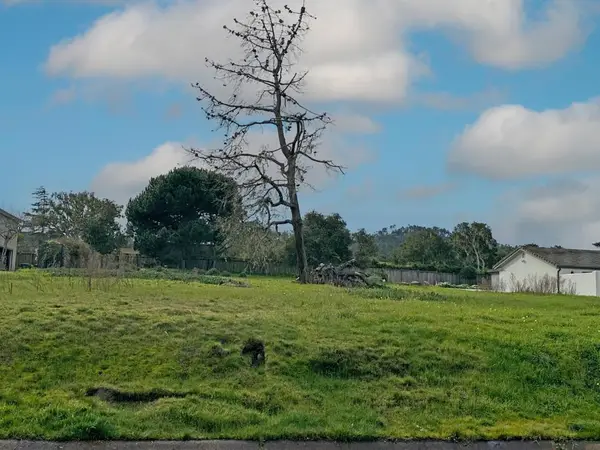 20 Alta Mesa Circle, Monterey, CA 93940