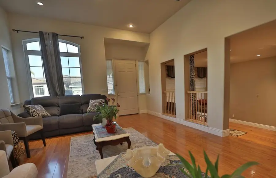 3032 Grasmere Circle, Roseville, CA 95661 - #3