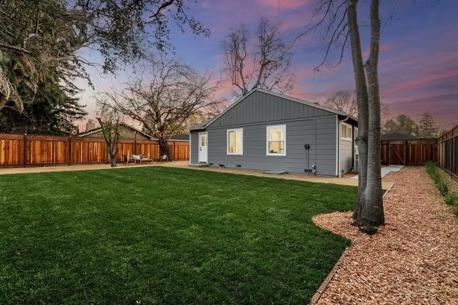 579 Green Manor Court, Palo Alto, CA 94301 - Image #2