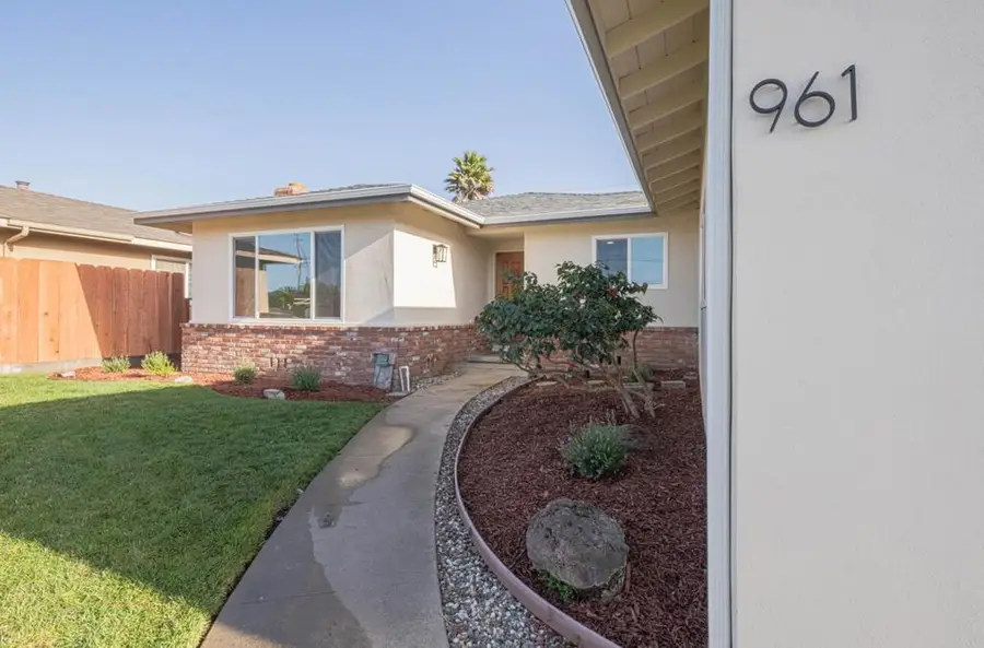 961 Loyola Drive, Salinas, CA 93901 - Image #2