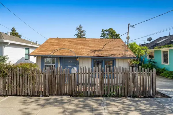 208 Mountain View Avenue, Santa Cruz, CA 95062