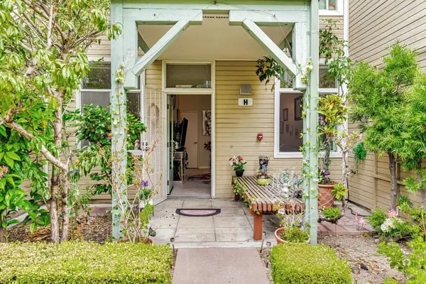 101 Blossom Circle #H, San Mateo, CA 94403