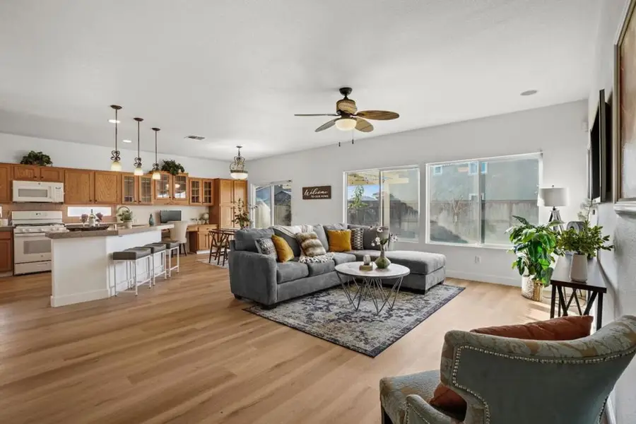 9942 Valderama Way, Sacramento, CA 95829 - Image #2